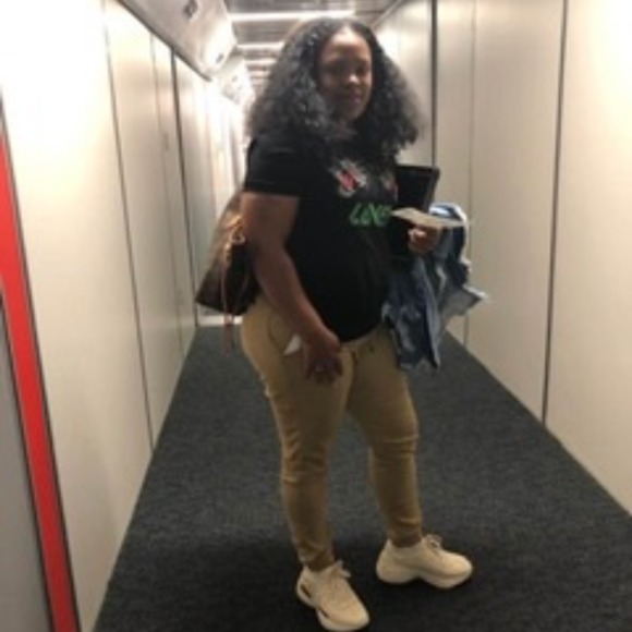 nakisha_t
